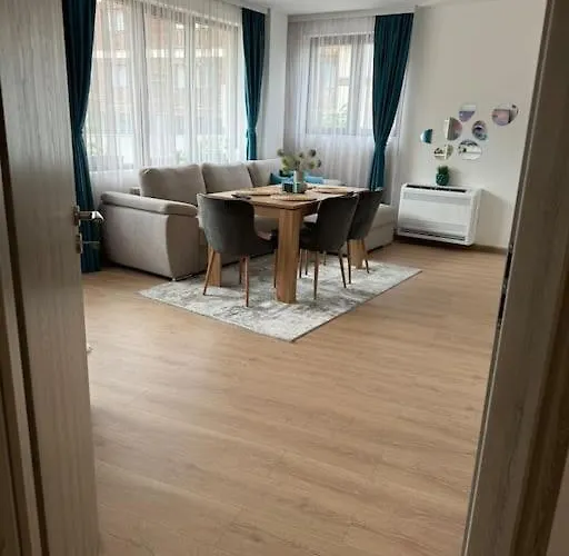 Anna Lux Apartment *