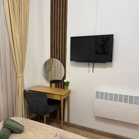 Anna Lux Apartment *